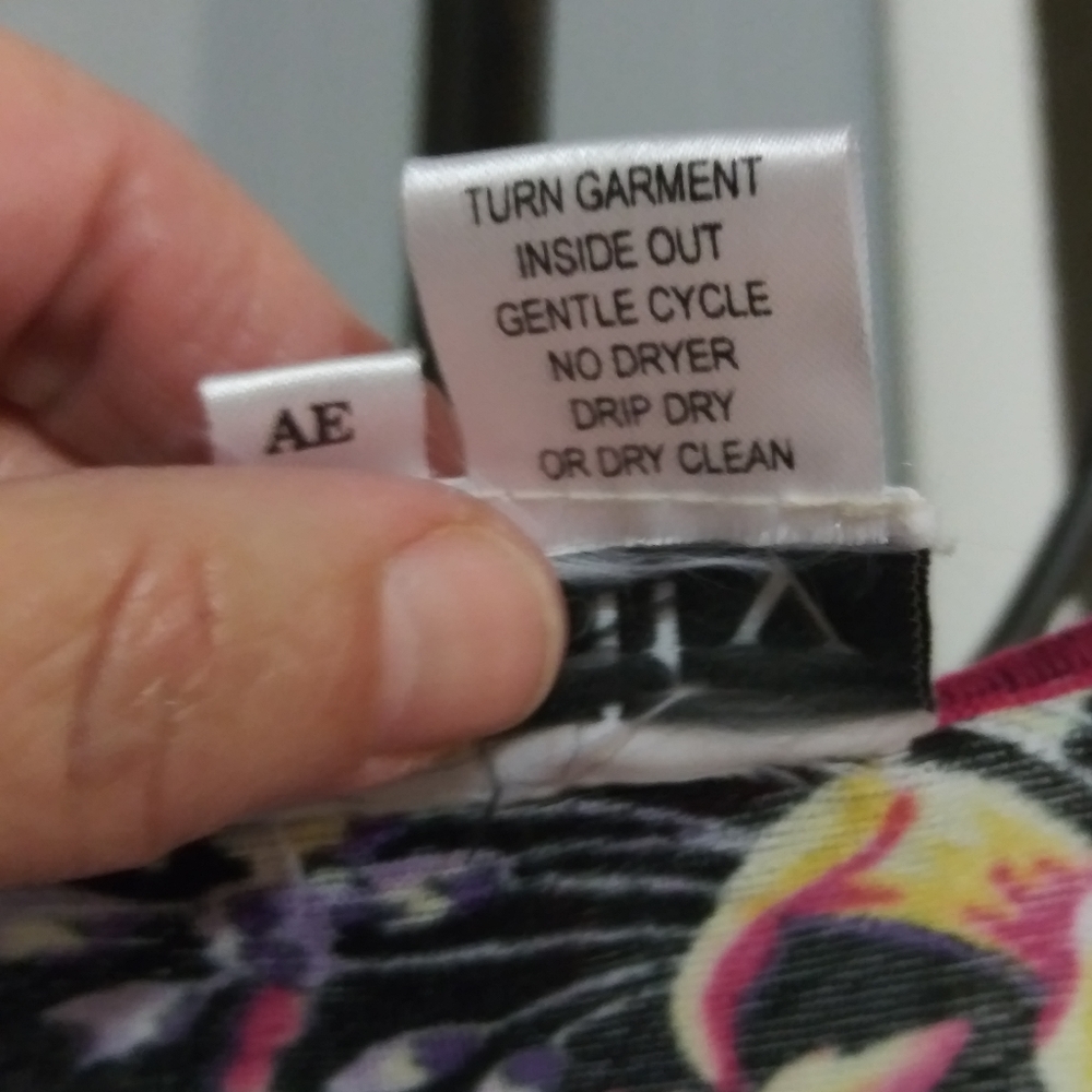 Small pullover top by "Vanity" - Picture 6 of 7